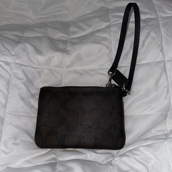 Coach wristlet - Picture 2 of 4